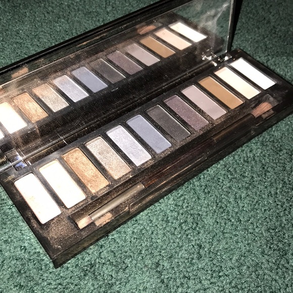 Urban Decay Naked Smoky Palette - Picture 4 of 6